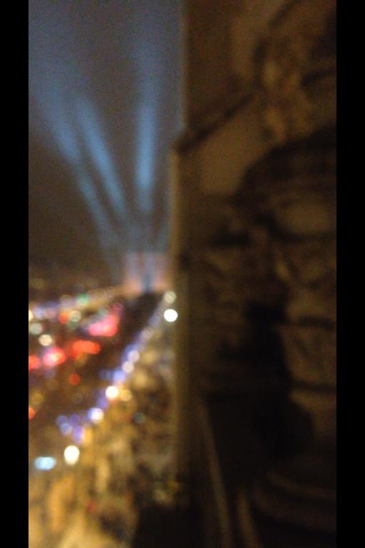 Avenue Des Champs-elysees * Paris